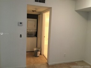 10440 NW 8th St, Unit 103 in Pembroke Pines, FL - Building Photo - Building Photo