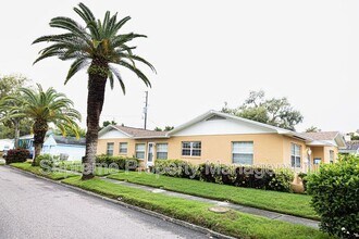 1300 13th Ave S in St. Petersburg, FL - Building Photo - Building Photo