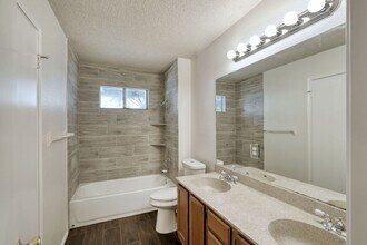 1304 Garden Path Dr in Round Rock, TX - Building Photo - Building Photo