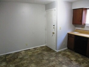 1008 Charlotte Dr in Normal, IL - Building Photo - Building Photo