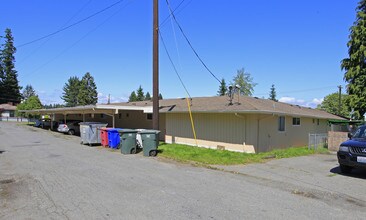 Westridge Court in Everett, WA - Building Photo - Building Photo