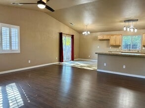 1645 Diamond St in Anderson, CA - Building Photo - Building Photo