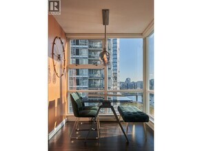 1077 Marinaside Crescent in Vancouver, BC - Building Photo - Building Photo