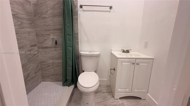 17614 SW 134th Pl in Miami, FL - Building Photo - Building Photo