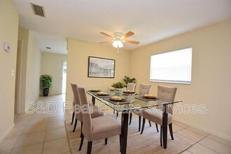 4705 Dimbath Dr in Lakeland, FL - Foto de edificio - Building Photo