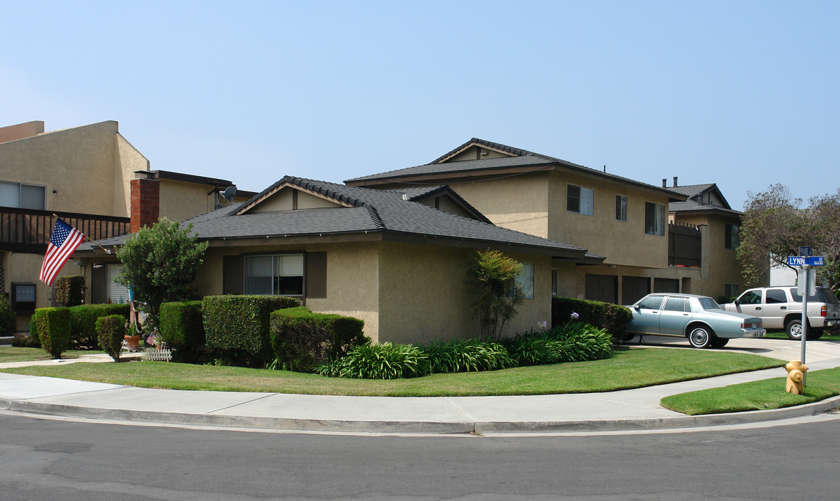 16631 Lynn St in Huntington Beach, CA - Building Photo