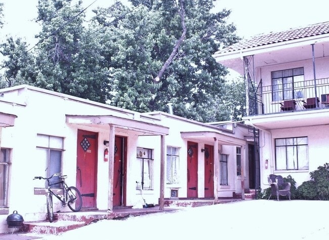 3401 W Pikes Peak Ave