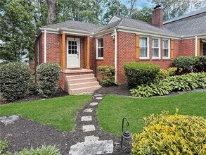 656 Timm Valley Rd NE in Atlanta, GA - Building Photo - Building Photo