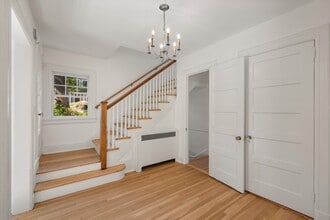 55 Loughlin Ave in Greenwich, CT - Building Photo - Building Photo