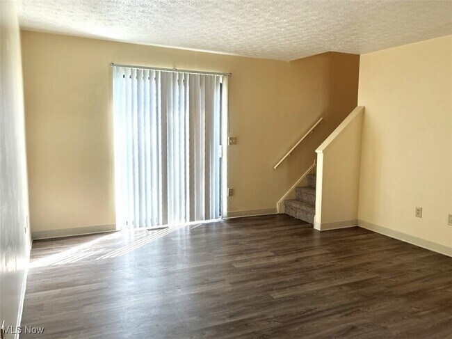 133 Orchard Dr-Unit -A in St. Clairsville, OH - Building Photo - Building Photo