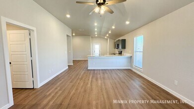 2136 Kokomo Ave, Unit 415 in Lubbock, TX - Foto de edificio - Building Photo