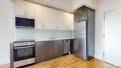 138-28 Queens Blvd, Unit 6C in Queens, NY - Building Photo - Building Photo