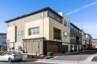 Twin Oaks in San Ramon, CA - Building Photo - Building Photo