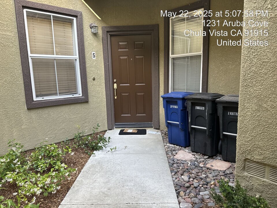 1217 Aruba Cove in Chula Vista, CA - Building Photo
