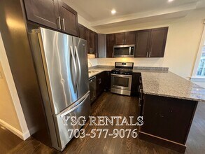 194 Hillside St, Unit #1 in Boston, MA - Building Photo - Building Photo