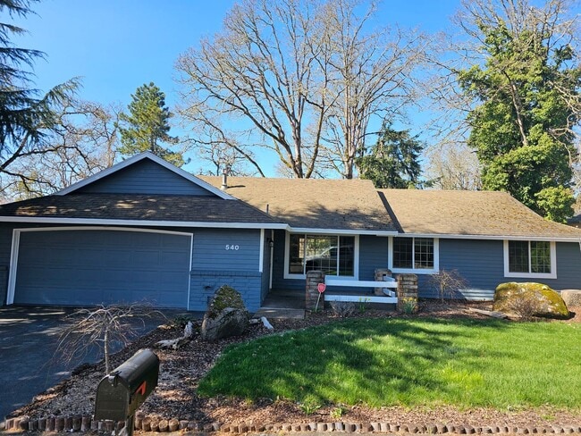 540 Collins Crest St in Gladstone, OR - Building Photo - Building Photo