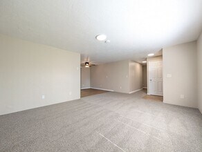 838 Centennial Blvd in Springfield, OR - Building Photo - Building Photo