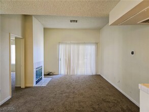 7100 W Pirates Cove Rd in Las Vegas, NV - Building Photo - Building Photo