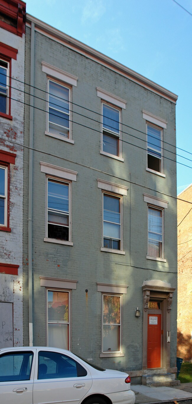 519 E Twelfth St in Cincinnati, OH - Foto de edificio - Building Photo