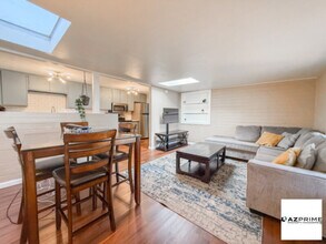 1221 E Highland Ave in Phoenix, AZ - Building Photo - Building Photo