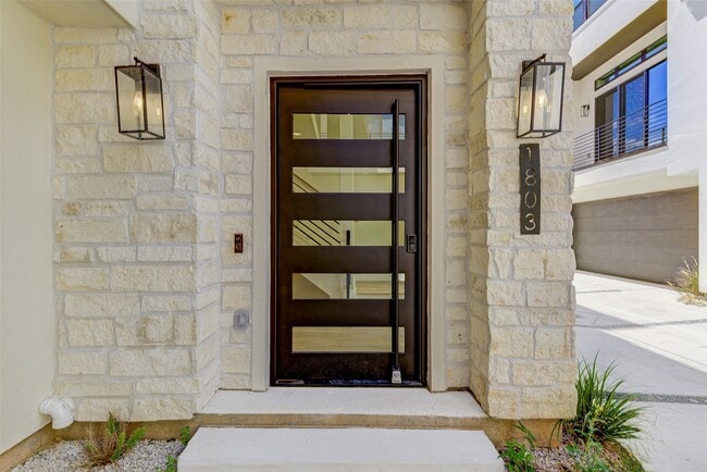 property at 1803 Dunlavy St