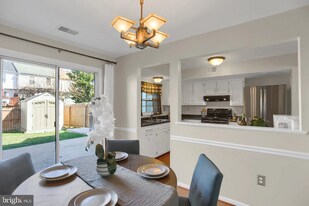 5737 Sunset View Ln in Frederick, MD - Building Photo