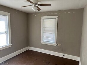 920 Pasadena Ave in Youngstown, OH - Building Photo - Building Photo