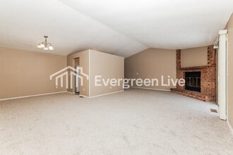 5699 Waynegate Rd in Dayton, OH - Building Photo - Building Photo