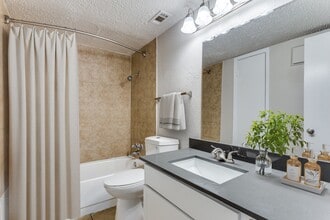 The Jones in Arlington, TX - Foto de edificio - Building Photo