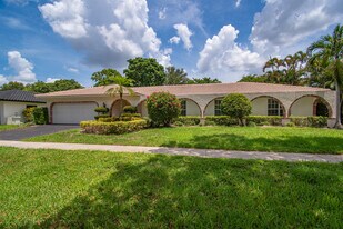 6749 S Grande Dr in Boca Raton, FL - Building Photo