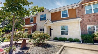 301 Southwest Pkwy in College Station, TX - Building Photo