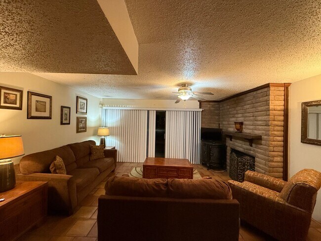 2200 W Pierce St in Carlsbad, NM - Building Photo - Building Photo