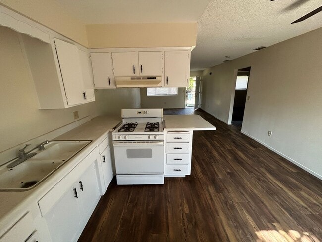 property at 93 E Hazelwood Dr