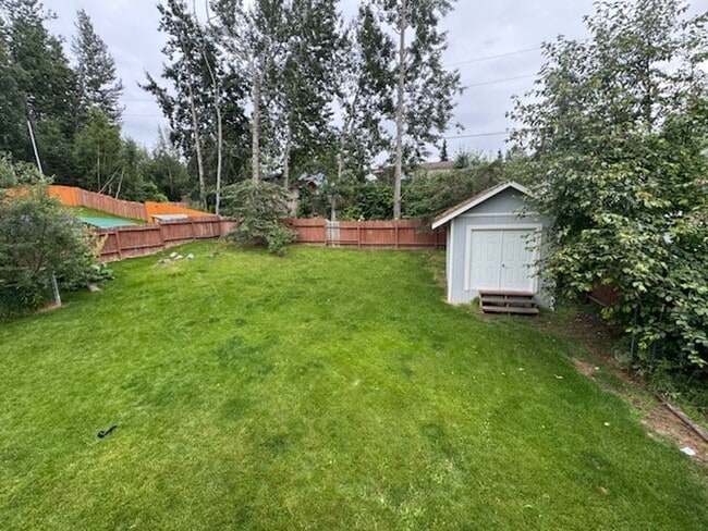 3718 Corps Cir in Anchorage, AK - Building Photo - Building Photo