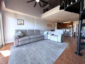 2400 Feather Sound Dr in Clearwater, FL - Building Photo - Building Photo