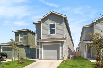 11006 Tree Line in San Antonio, TX - Building Photo - Building Photo