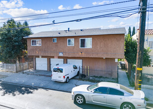 1435 Walnut Ave in Long Beach, CA - Building Photo - Primary Photo