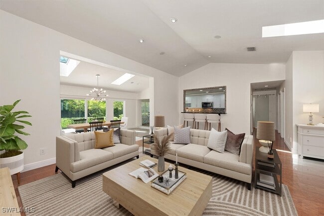 2252 Royal Ln in Naples, FL - Building Photo - Building Photo
