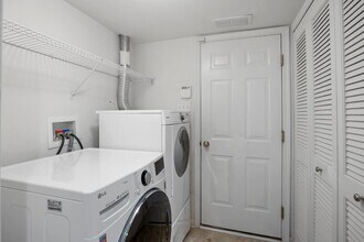 5112 Key View Way in Perry Hall, MD - Building Photo - Building Photo
