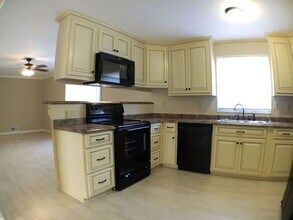 151 Lenora Dr in Tuscaloosa, AL - Building Photo - Building Photo