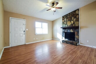 113 Adrian Dr in Stockbridge, GA - Foto de edificio - Building Photo