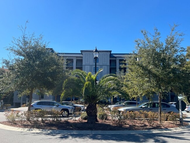 63 Skull Creek Dr in Hilton Head Island, SC - Building Photo - Building Photo