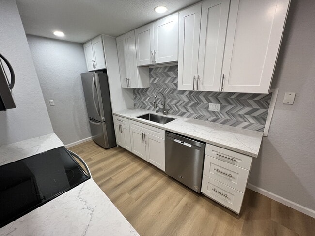 1013 S Sunshine Ave in El Cajon, CA - Building Photo - Building Photo