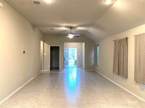5023 Azalea Trace Dr in Houston, TX - Building Photo - Building Photo