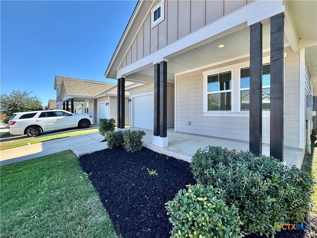 320 La Escalera Dr in Leander, TX - Foto de edificio - Building Photo