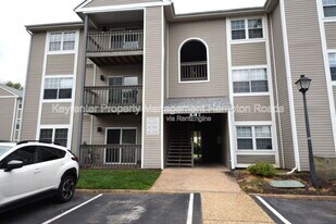 79 Cape Dorey Dr in Hampton, VA - Building Photo