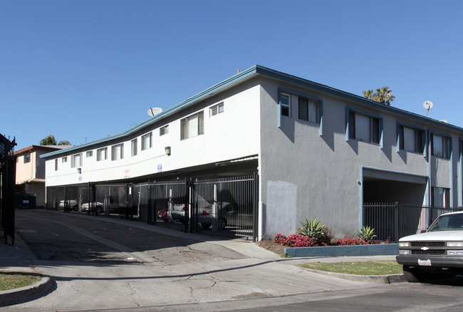 Buckingham Apartments in Los Angeles, CA - Building Photo - Building Photo