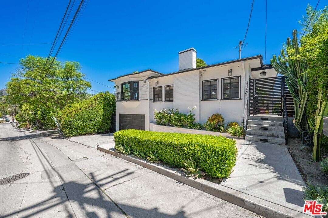 2464 Lyric Ave in Los Angeles, CA - Building Photo