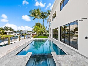 1317 Tangelo Isle in Fort Lauderdale, FL - Building Photo - Building Photo