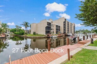 17 Royal Palm Way in Boca Raton, FL - Building Photo